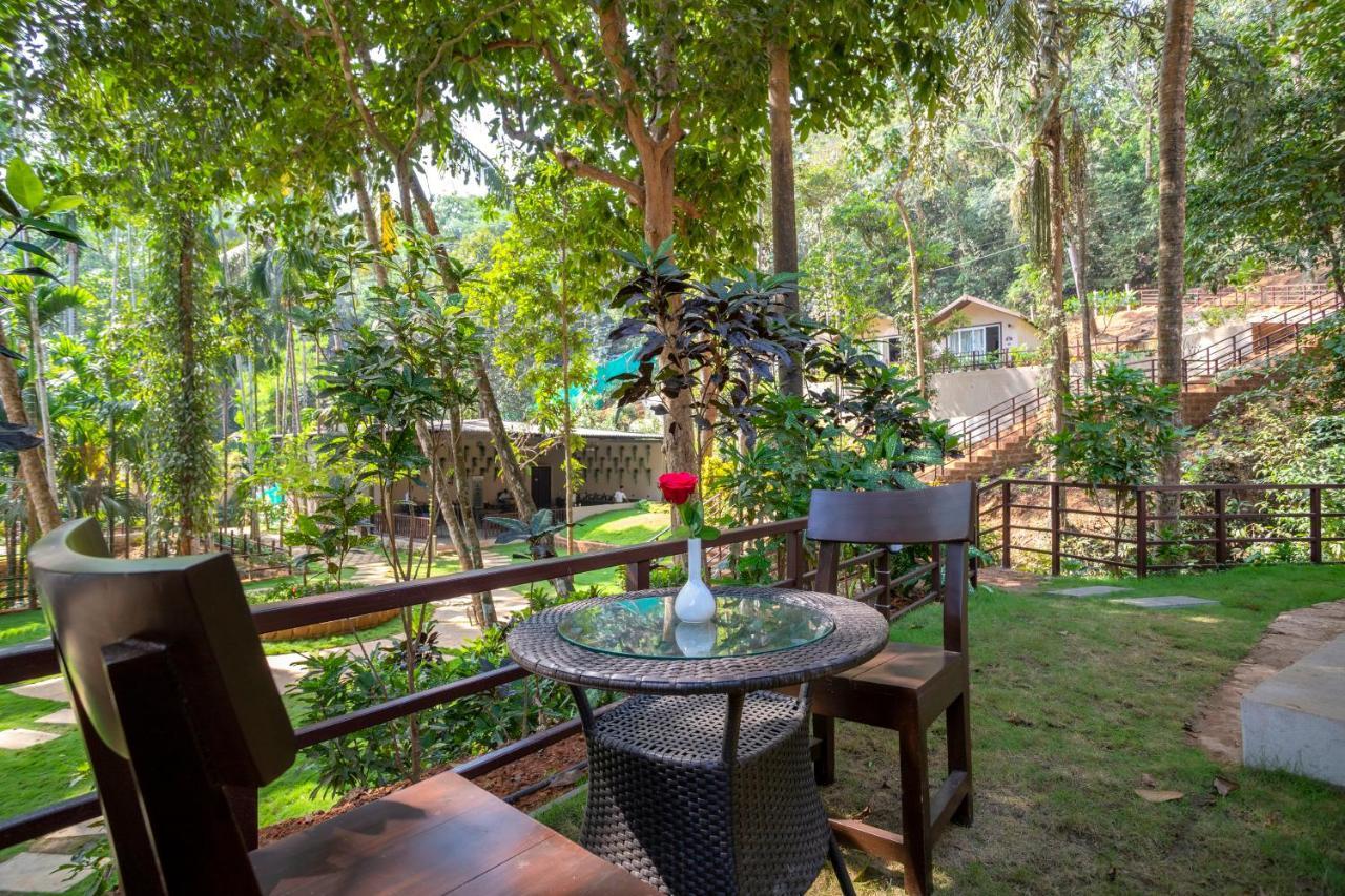 Stone Wood Premier Gokarna 4*